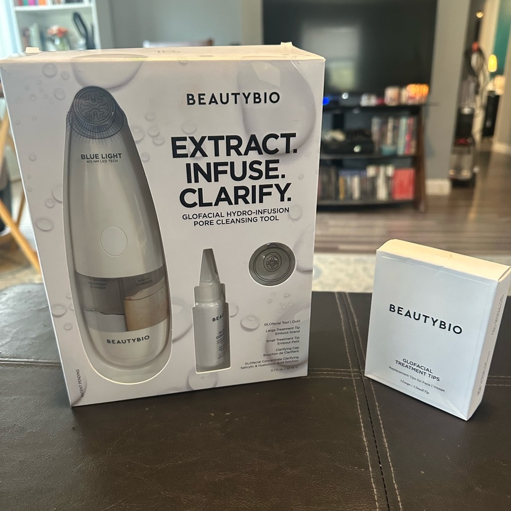 BeautyBio Glofacial Pore Vacuum and Serum Infusion Skincare Tool